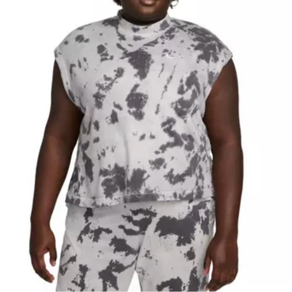 NWT Nike Plus Top 1X